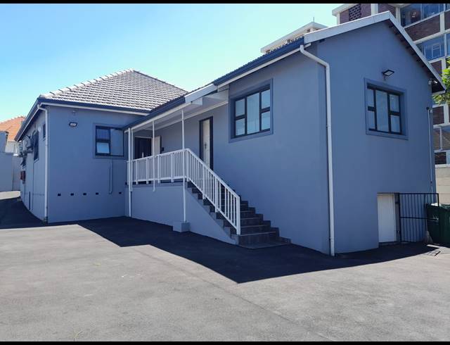 683M² OFFICE FOR SALE IN WINDERMERE